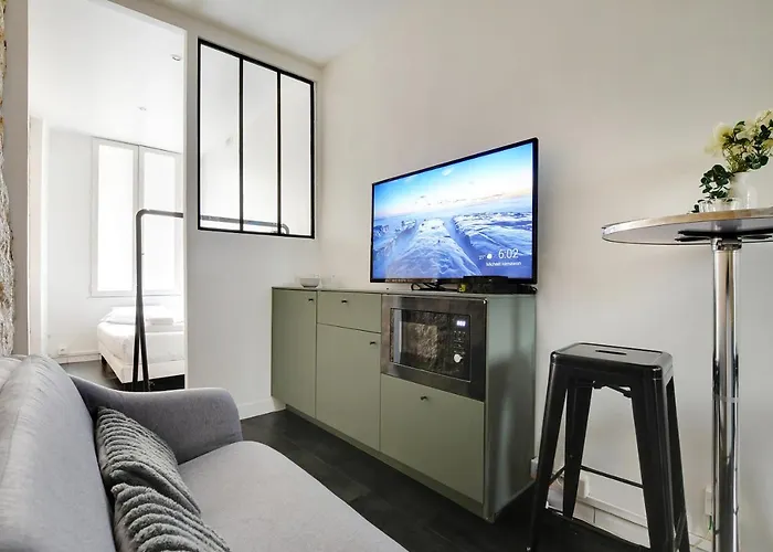 Apartment Authentic - 2p - Canal Saint-martin *