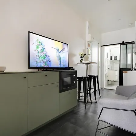 Authentic - 2p - Canal Saint-martin * Παρίσι